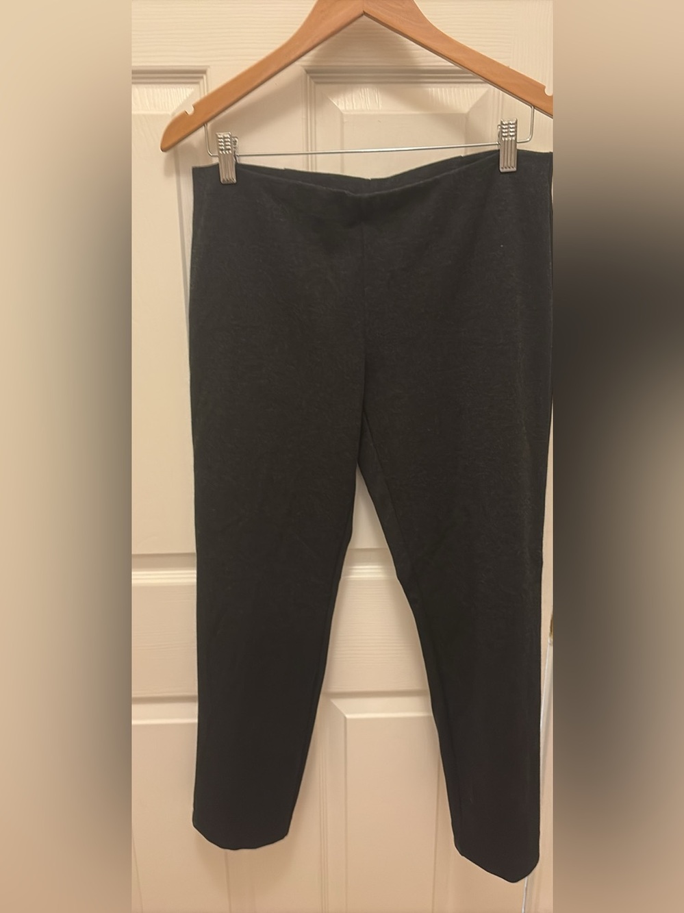 Eileen Fisher Black Knit Waistband Pants
Size Medium slim ponte stretch